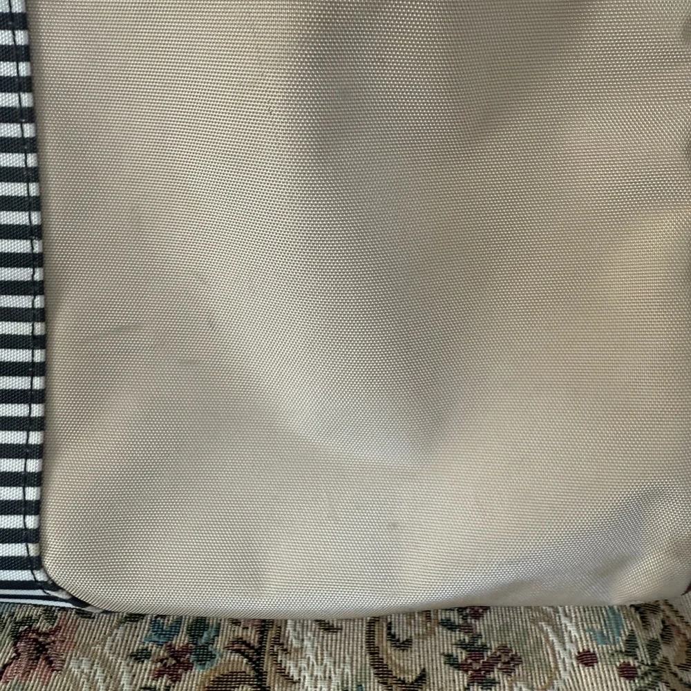 Isaac Mizrahi Large Essential Travel Tote Beige and Stripes - Picture 5 of 10